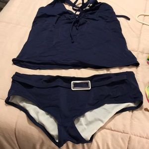 Like new tankini with matching bottoms.